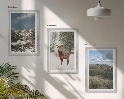 Set de 3 cuadros para salón con diseño de paisaje de montañas nevadas y bosques con ciervos