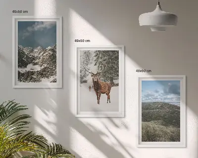 Set de 3 cuadros para salón con diseño de paisaje de montañas nevadas y bosques con ciervos
