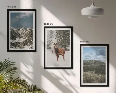 Set de 3 cuadros para salón con diseño de paisaje de montañas nevadas y bosques con ciervos