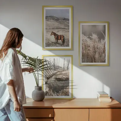 Juego de 3 cuadros paisaje de caballos en el arroyo entre hierba