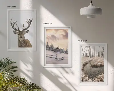 Set de 3 cuadros para salón con diseño de cabaña de ciervos en paisaje invernal