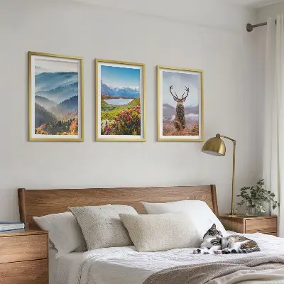 Set de 3 cuadros para salón naturaleza con ciervos en un lago de montaña