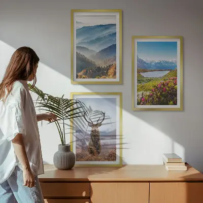 Set de 3 cuadros para salón naturaleza con ciervos en un lago de montaña