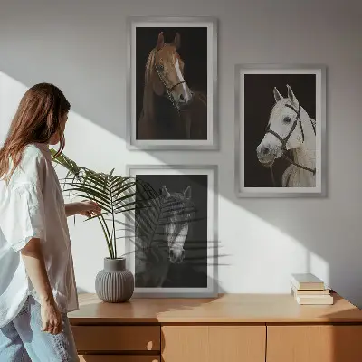Set de 3 cuadros para salón con retratos de caballos en tonos de piel