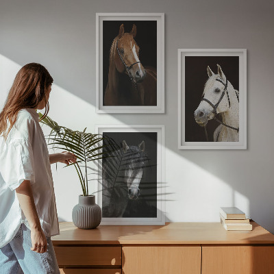 Set de 3 cuadros para salón Retratos de caballos en tonos de piel
