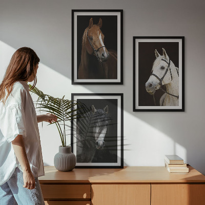 Set de 3 cuadros para salón Retratos de caballos en tonos de piel