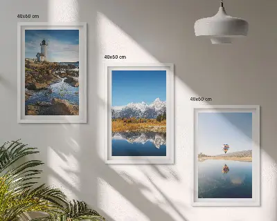Set de 3 cuadros para salón con paisajes de naturaleza que incluyen un faro, montañas y un globo