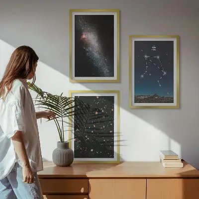 Set de 3 cuadros para salón con diseño de galaxia y espacio cielo de Libra