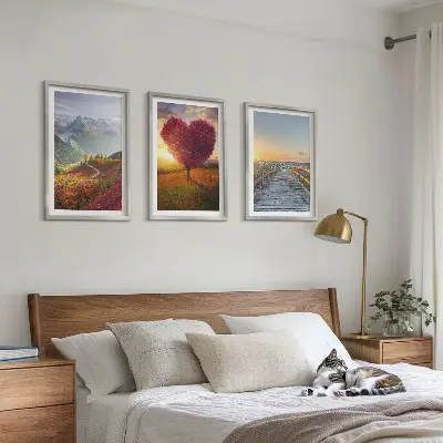 Set de 3 cuadros para salón con diseño de paisajes de montañas con árbol en forma de corazón y muelle