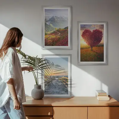 Set de 3 cuadros para salón con diseño de paisajes de montañas con árbol en forma de corazón y muelle