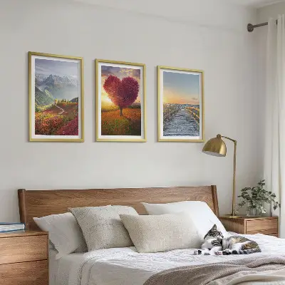 Set de 3 cuadros para salón con diseño de paisajes de montañas con árbol en forma de corazón y muelle