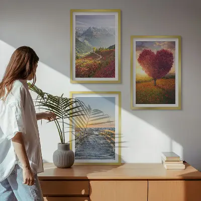 Set de 3 cuadros para salón con diseño de paisajes de montañas con árbol en forma de corazón y muelle