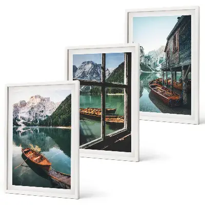 Set de 3 cuadros para salón con diseño de casa de botes en el lago de montaña