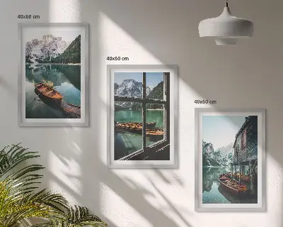 Set de 3 cuadros para salón con diseño de casa de botes en el lago de montaña