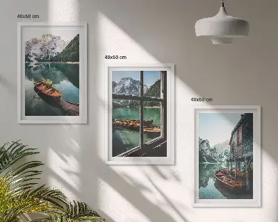 Set de 3 cuadros para salón con diseño de casa de botes en el lago de montaña