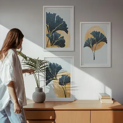 Juego de 3 cuadros con diseño de hojas de ginkgo sobre fondo claro