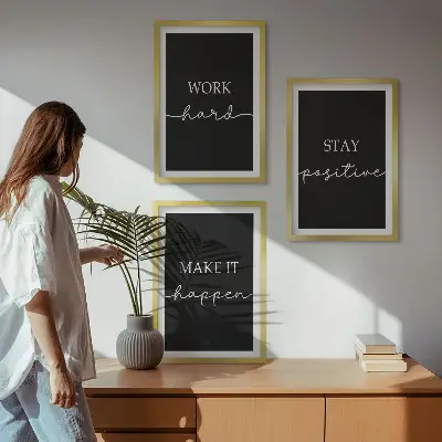 Juego de 3 cuadros con elegantes motivos sobre fondo negro