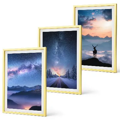 Set de 3 cuadros para salón con diseño de montañas bajo un cielo nocturno con ciervo y niebla