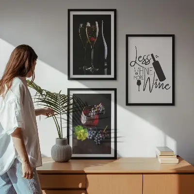 Set de 3 cuadros para salón con diseño de copas de vino con uvas e inscripción