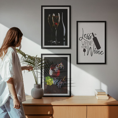 Set de 3 cuadros para salón Copas de vino con uvas e inscripción
