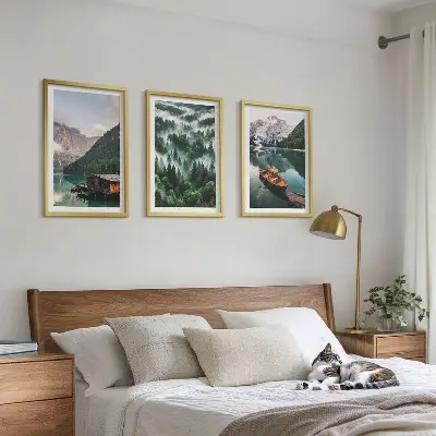 Set de 3 cuadros para salón con paisaje de lago de montaña, barco, bosque y niebla