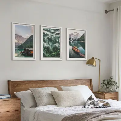 Set de 3 cuadros para salón con paisaje de lago de montaña, barco, bosque y niebla