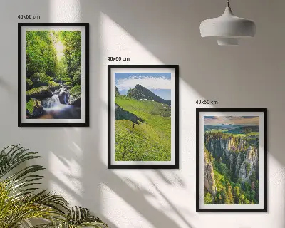Juego de 3 cuadros paisaje de bosque con cascadas en montañas verdes