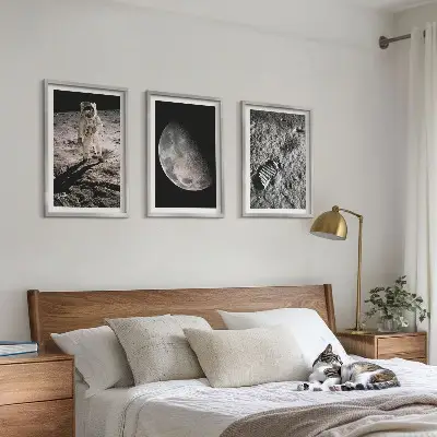 Set de 3 cuadros para salón con fotografía de astronauta en la Luna