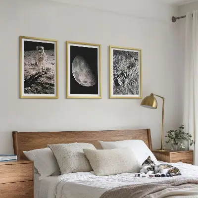 Set de 3 cuadros para salón con fotografía de astronauta en la Luna