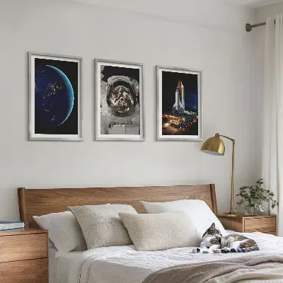 Set de 3 cuadros de astronauta en el espacio decoración para salón con diseño de cohete