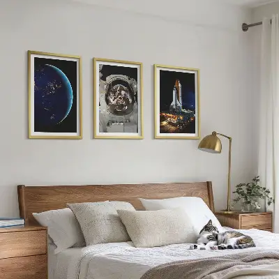 Set de 3 cuadros de astronauta en el espacio decoración para salón con diseño de cohete