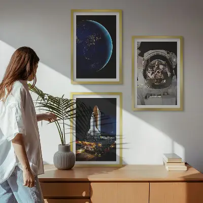 Set de 3 cuadros de astronauta en el espacio decoración para salón con diseño de cohete