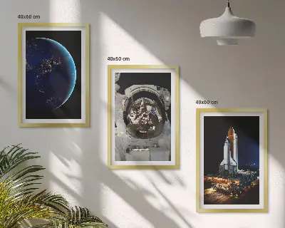 Set de 3 cuadros de astronauta en el espacio decoración para salón con diseño de cohete
