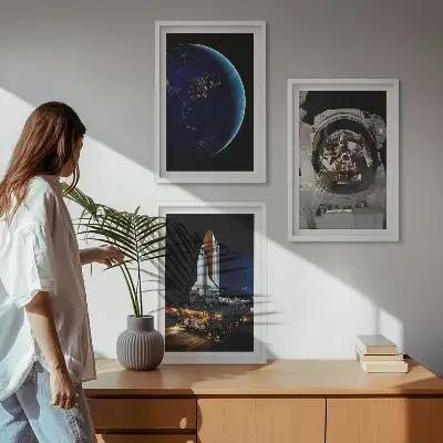 Set de 3 cuadros de astronauta en el espacio decoración para salón con diseño de cohete
