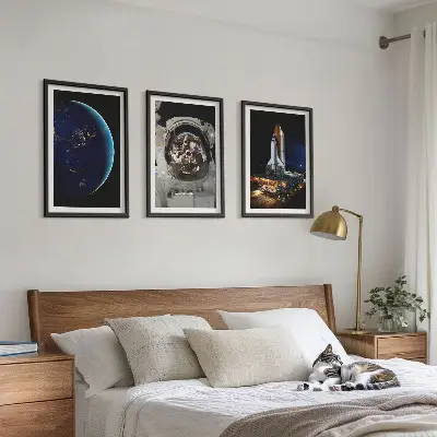 Set de 3 cuadros de astronauta en el espacio decoración para salón con diseño de cohete