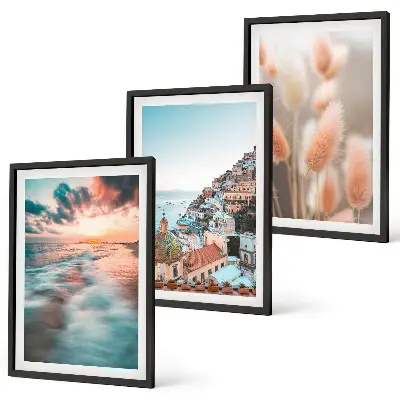 Juego de 3 cuadros de casas con flores al atardecer en el mar