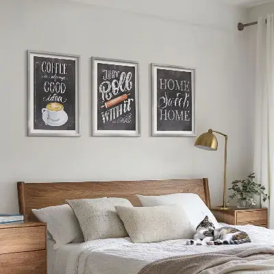 Set de 3 cuadros decorativos para salón con diseño cálido de café