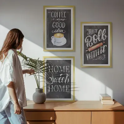 Set de 3 cuadros decorativos para salón con diseño cálido de café
