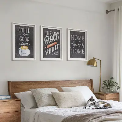 Set de 3 cuadros decorativos para salón con diseño cálido de café