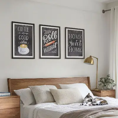 Set de 3 cuadros decorativos para salón con diseño cálido de café