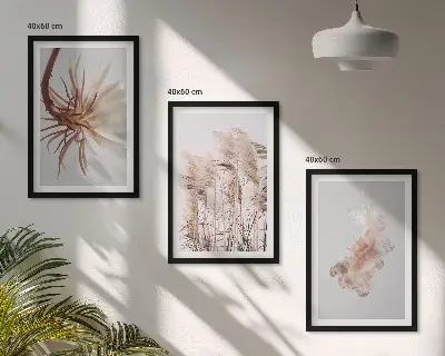 Set de 3 cuadros para salón con diseño de flores sobre fondo claro