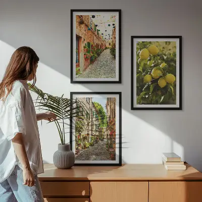 Set de 3 cuadros para salón con diseño de calles con limoneros al fondo