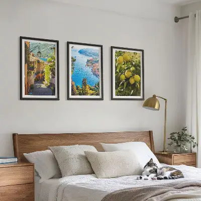 Juego de 3 cuadros diseño de calles costeras con mar de limones
