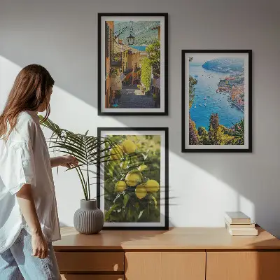 Juego de 3 cuadros diseño de calles costeras con mar de limones