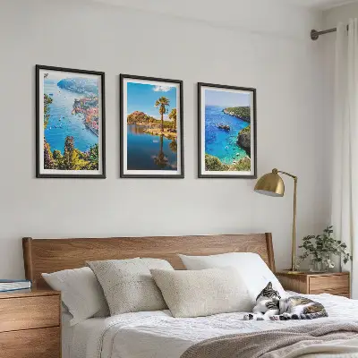 Set de 3 cuadros para salón con palmeras junto al mar y aguas azules