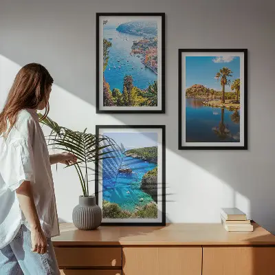 Set de 3 cuadros para salón con palmeras junto al mar y aguas azules