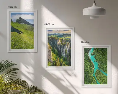 Juego de 3 cuadros con diseño de rocas de río en montañas verdes