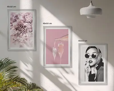 Set de 3 cuadros para salón con diseño de rosas y una dama elegante