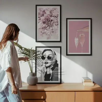 Set de 3 cuadros para salón con diseño de rosas y una dama elegante
