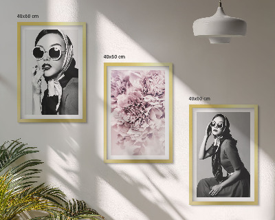 Juego de 3 cuadros Retratos elegantes de mujeres con flores